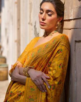 Floral Zari Pashmina Banarasi Saree 3