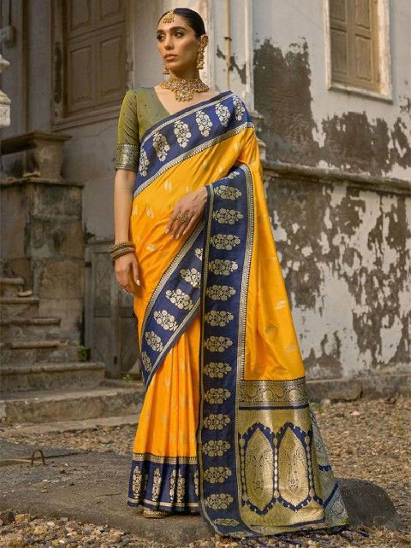 Ethinic Moftis Floral Woven Design Zari Border Kanchi Silk Saree