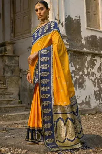 Ethinic Moftis Floral Woven Design Zari Border Kanchi Silk Saree