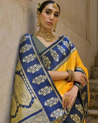Ethinic Moftis Floral Woven Design Zari Border Kanchi Silk Saree 4