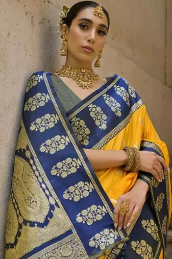 Ethinic Moftis Floral Woven Design Zari Border Kanchi Silk Saree
