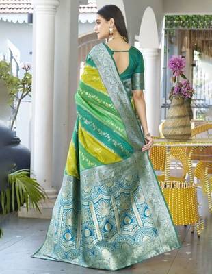Leheriya Woven Design Zari Border Banarasi Silk Saree 3
