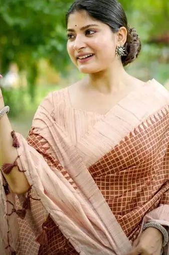 Checked Tussar Saree