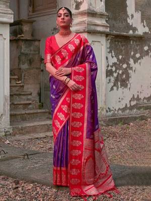 Woven Design Zari Kanjeevaram Saree 3