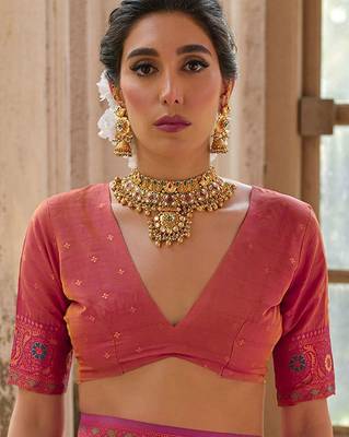 Pear Pista Floral Woven Design Zari Banarasi Saree 5