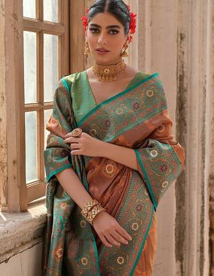 Antique Coffee Floral Woven Design Zari Banarasi Silk Sarees 4