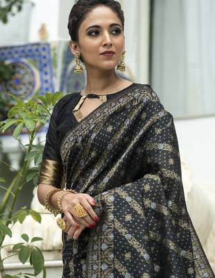 Ethnic Motifs Zari Woven Banarasi Saree 3