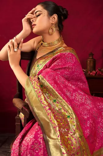 Ethnic Motifs Woven Design Zari Paithani Saree