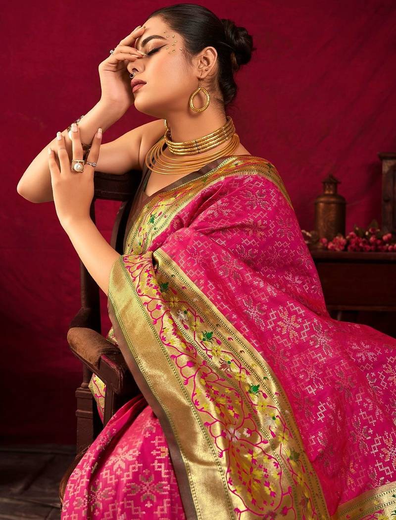 Ethnic Motifs Woven Design Zari Paithani Saree