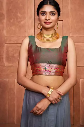 Ethnic Motifs Woven Design Zari Paithani Saree
