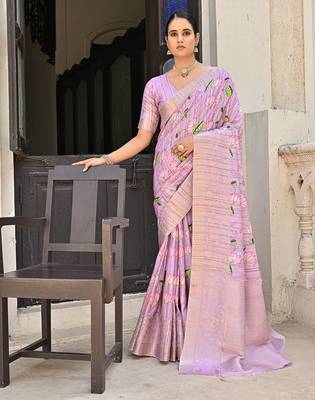 Floral Printed Zari Banarasi Saree 1