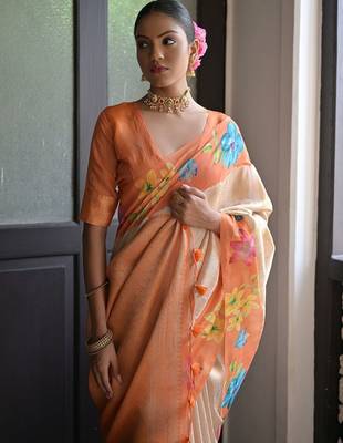 Floral Printed Banarasi Saree 3