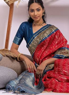 Floral Zari Tussar Saree With Tassels 3