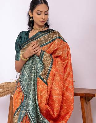 Floral Zari Tussar Saree 4