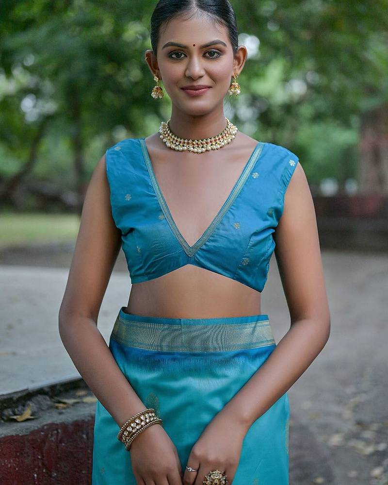 Ethnic Motifs Woven Design Zari Banarasi Saree