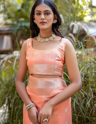 Ethnic Motifs Woven Design Zari Pure Cotton Taant Saree 4