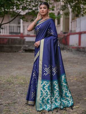 Woven Design Ethnic Motifs Zari Banarasi Saree With Tassels 2