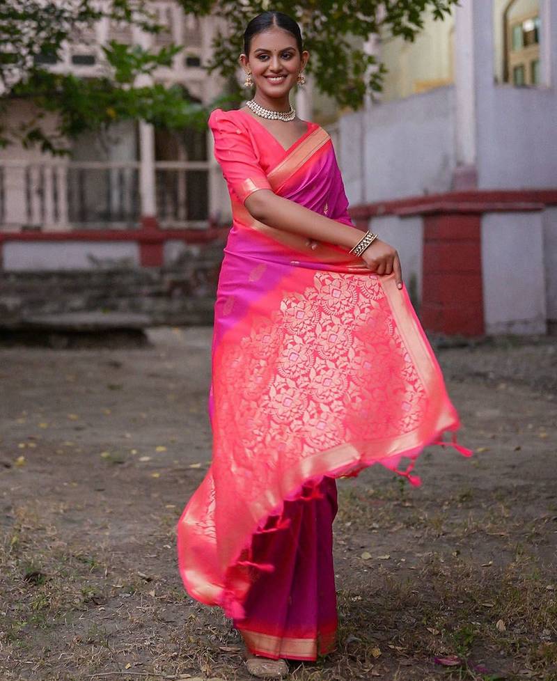 Woven Design Ethnic Motifs Zari Banarasi Saree With Tassels
