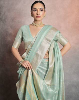 Striped Woven Design Zari Tissue Maheshwari Saree 4