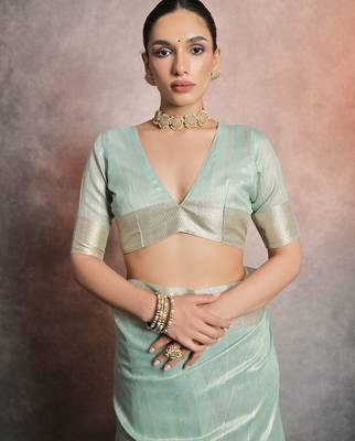 Striped Woven Design Zari Tissue Maheshwari Saree 5