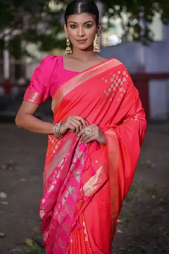 Woven Design Zari Silk Blend Banarasi Saree