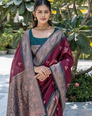 Ethnic Motifs Woven Design Zari Banarasi Saree 3