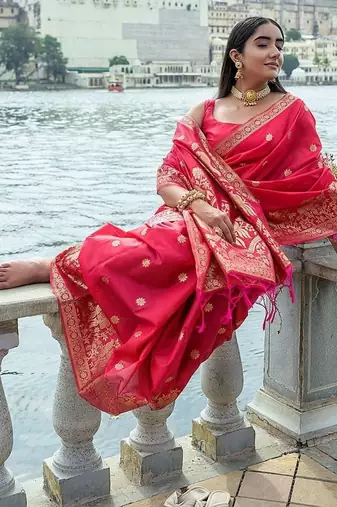 Woven Design Zari Bhagalpuri Saree
