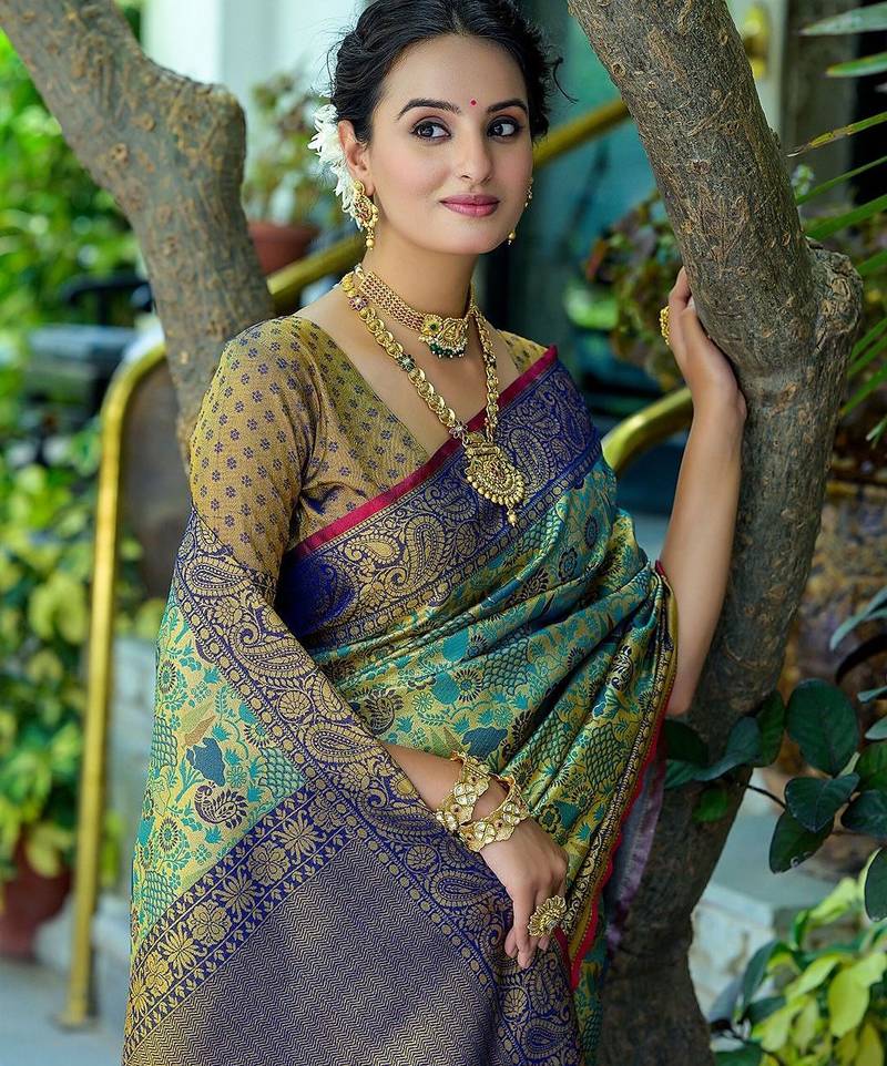 Woven Design Zari Kanjeevaram Saree