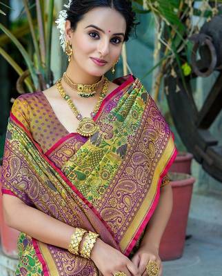 Ethnic Motifs Woven Design Zari Kanjeevaram Saree 3