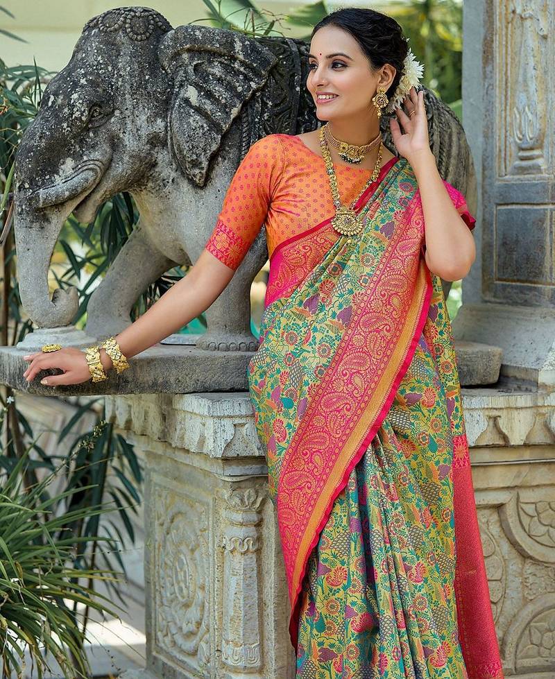 Ethnic Motifs Woven Design Zari Kanjeevaram Saree