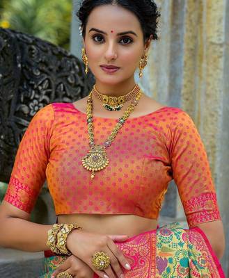 Ethnic Motifs Woven Design Zari Kanjeevaram Saree 5
