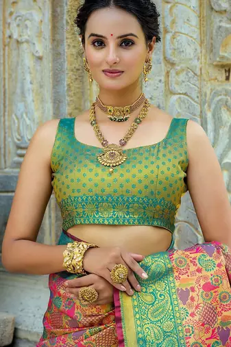 Ethnic Motifs Woven Design Zari Kanjeevaram Saree