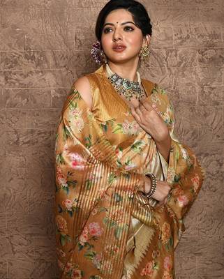 Floral Printed Saree 3