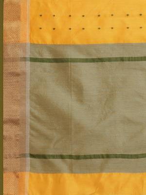 Woven Design Zari Silk Cotton Bandhani Saree 4