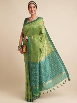 Geometric Printed Zari Leheriya Saree 4