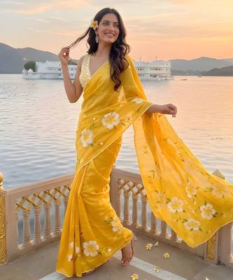 yellow color silver cotton blend designer printed stylish girlie saree 4