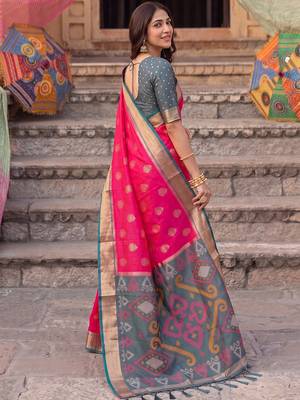 pink color soft silk blend woven jari jacquard designer ethnic partywear saree 3