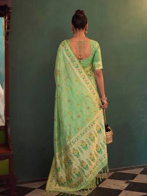 green color silk blend woven jacquard designer ethnic traditional saree 2