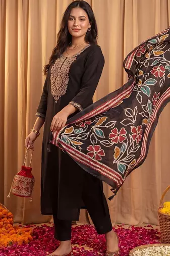 Women Ethnic Motifs Embroidered Regular Thread Work Kurta with Trousers & With Dupatta