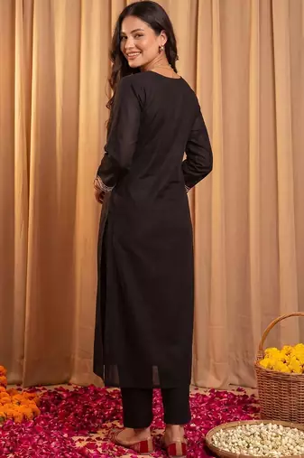 Women Ethnic Motifs Embroidered Regular Thread Work Kurta with Trousers & With Dupatta