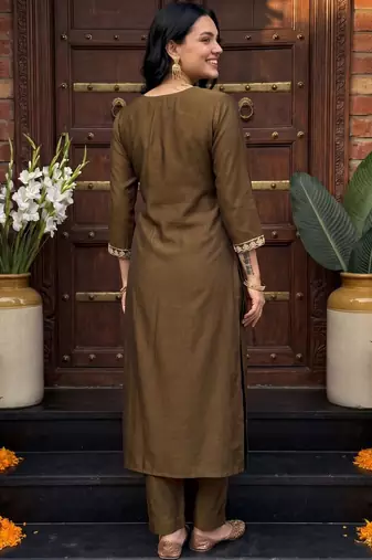 Women Ethnic Motifs Embroidered Regular Thread Work Kurta with Trousers & With Dupatta