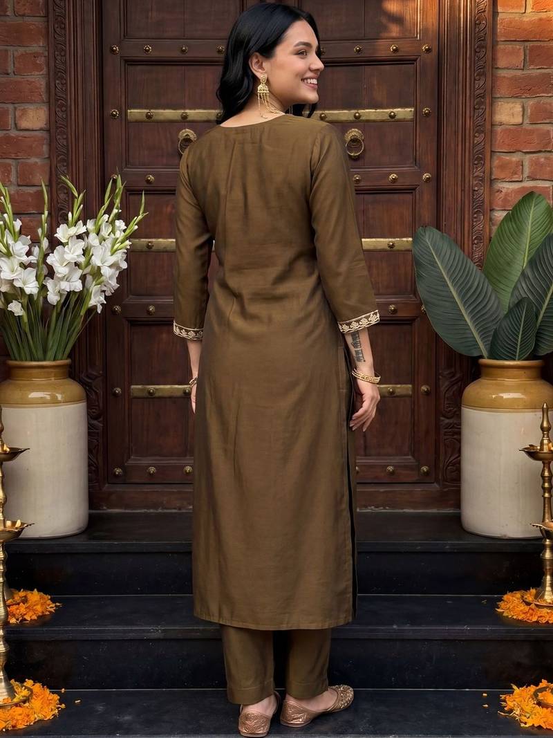 Women Ethnic Motifs Embroidered Regular Thread Work Kurta with Trousers & With Dupatta