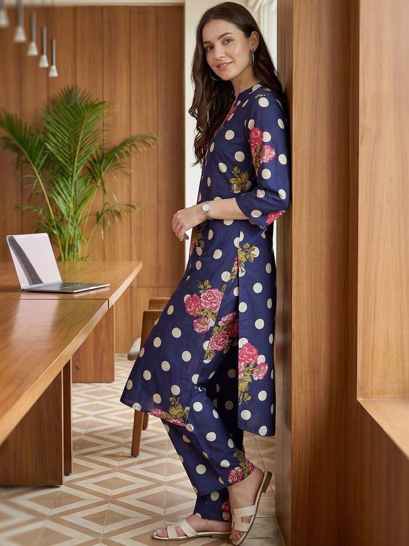 Women Floral Printed Regular Pure Cotton Kurta with Trousers
