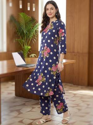 Women Floral Printed Regular Pure Cotton Kurta with Trousers 4