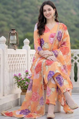 Women Floral Printed Regular Kurta with Trousers & With Dupatta