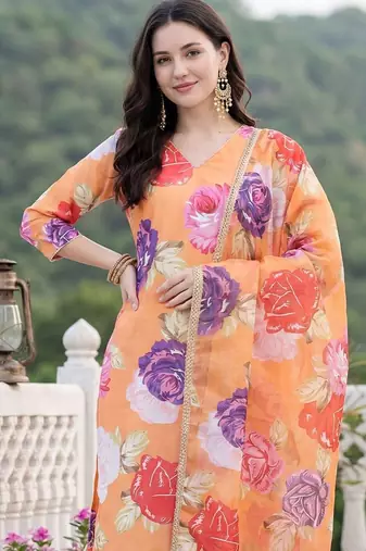 Women Floral Printed Regular Kurta with Trousers & With Dupatta