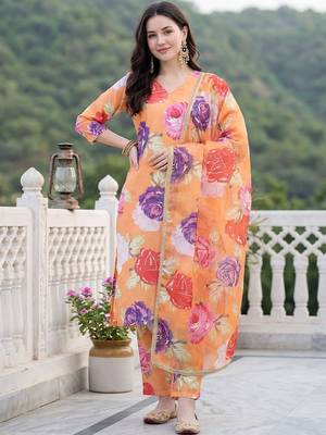 Women Floral Printed Regular Kurta with Trousers & With Dupatta 5