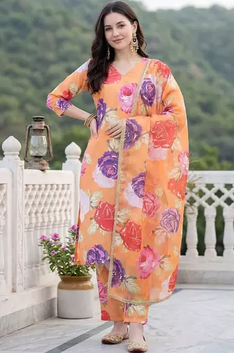 Women Floral Printed Regular Kurta with Trousers & With Dupatta