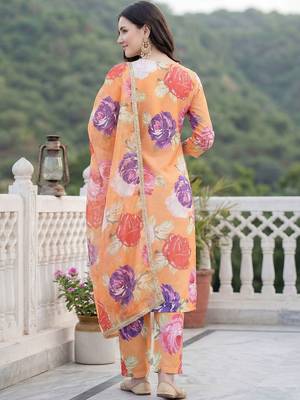 Women Floral Printed Regular Kurta with Trousers & With Dupatta 6