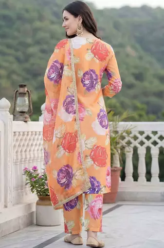 Women Floral Printed Regular Kurta with Trousers & With Dupatta